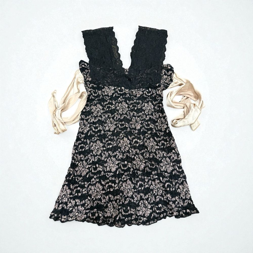 Ann Ferriday Vintage 90’s Y2K Black Champagne Stretch Lace Romantic Tunic Satin